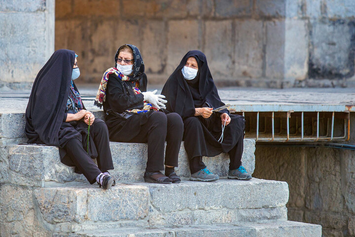 «زنان بازنشسته‌ی کارگری» محروم از حق عائله‌مندی/ زنان از اجرای قانون کنار گذاشته نشوند