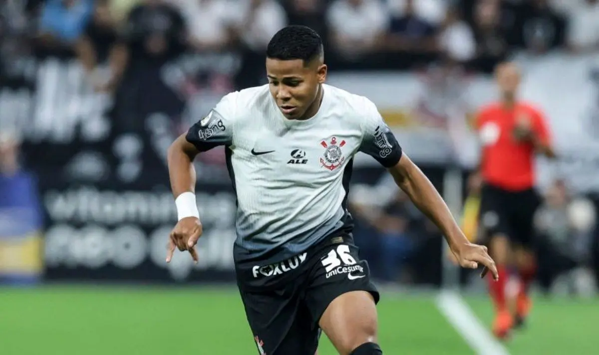 حریف استقلال و پرسپولیس وینگر برزیلی جذب کرد