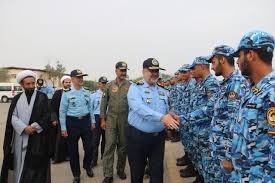 دیدار چهره‌به‌چهره امیر واحدی با سربازان پایگاه شکاری دلحامد