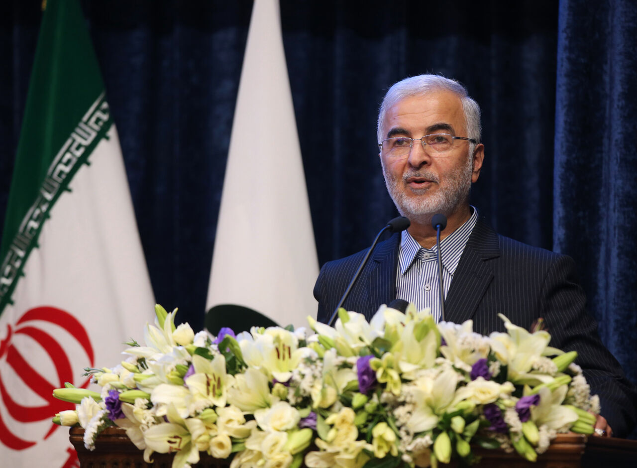 با برنامه ریزی مناسب می توان مشکلات بازارچه های مرزی و کولبران را حل کرد