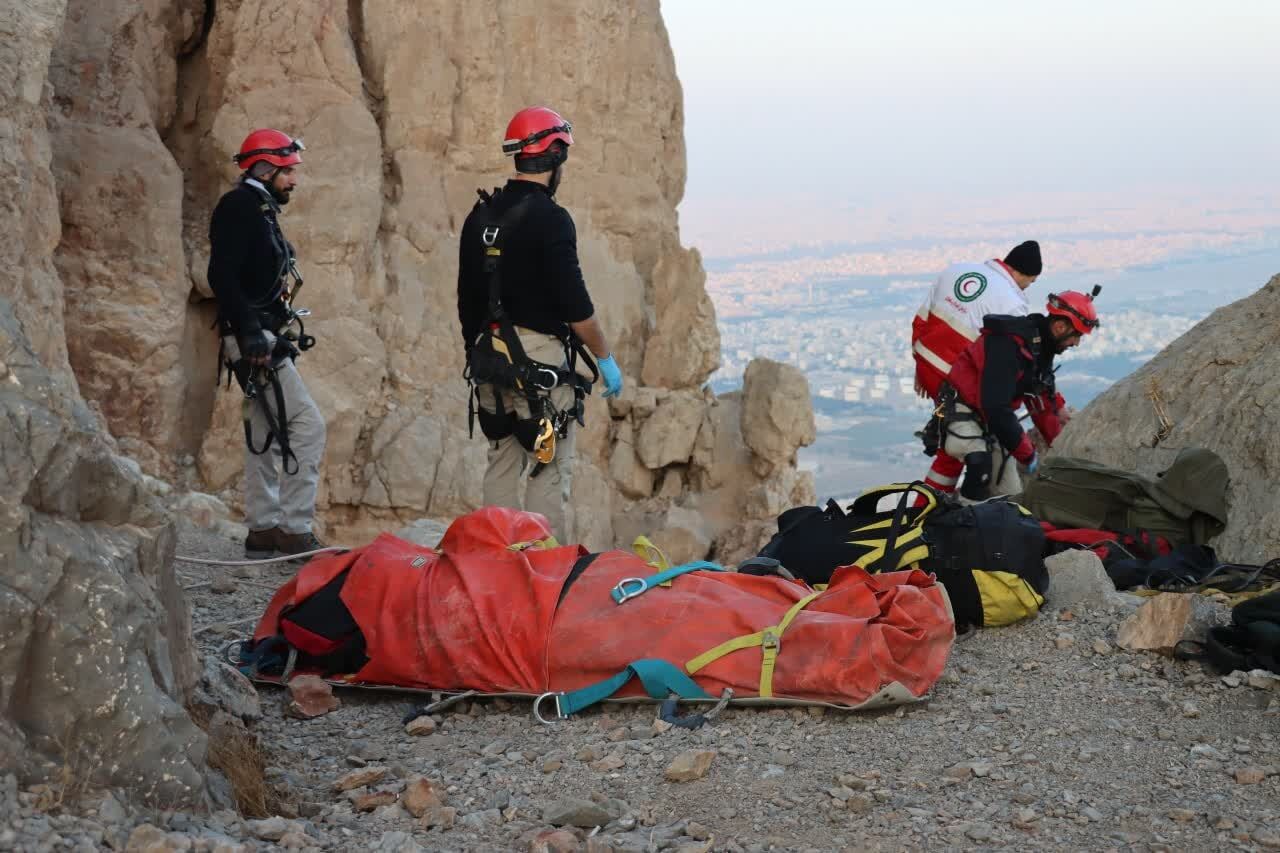 سه نفر بر اثر سقوط از کوه صُفه اصفهان جان باختند