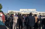 تجمع پرسنل شرکت پتروشیمی آبادان مقابل فرمانداری