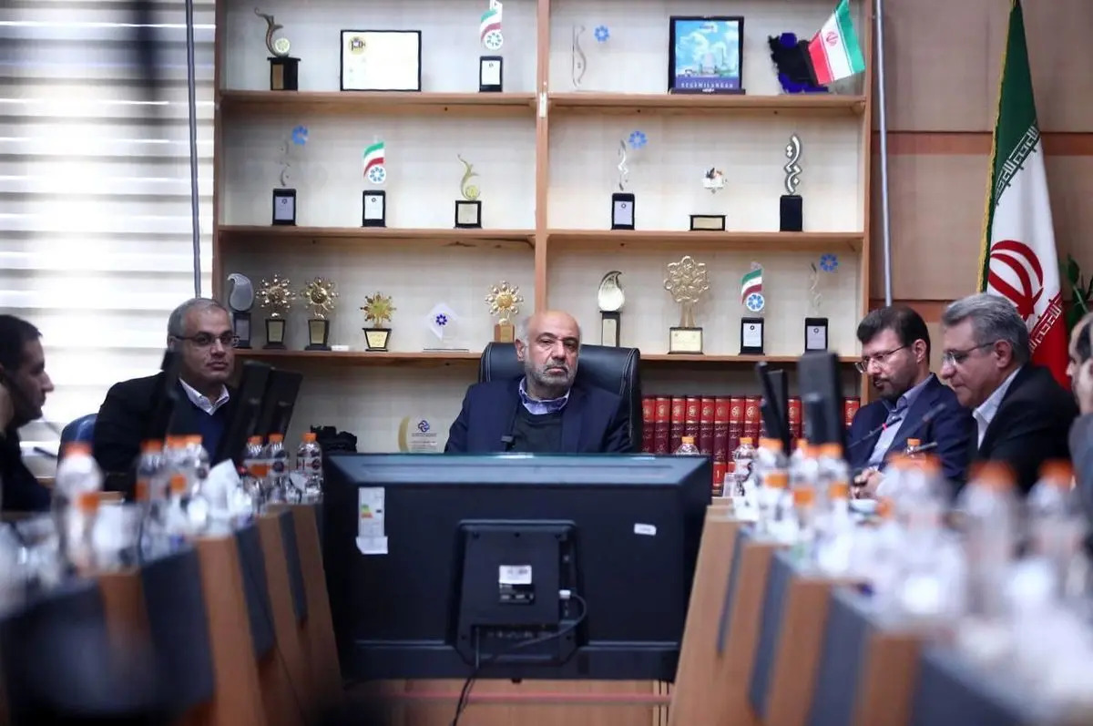 عیارهای غیرحرفه‌ای مانند ارتباطات فامیلی و سیاسی بایددر انتخاب افراد کنار گذاشته شود