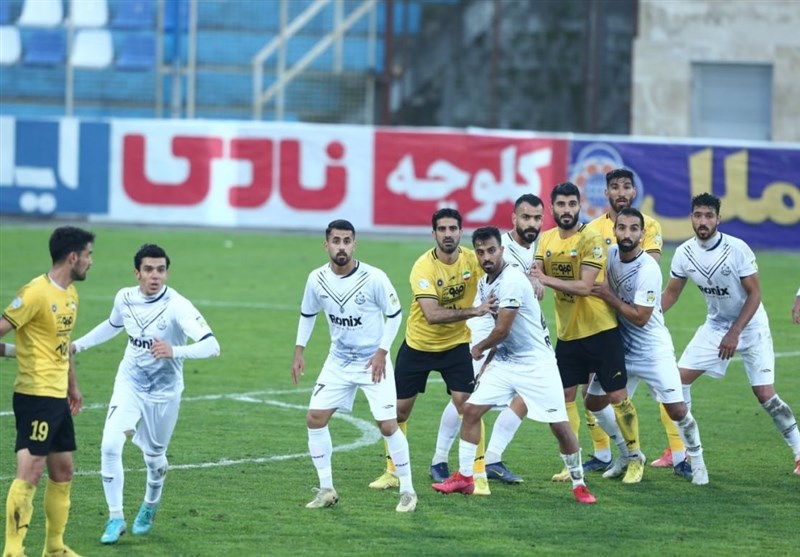ملوان – سپاهان با VAR و کمک داور زن