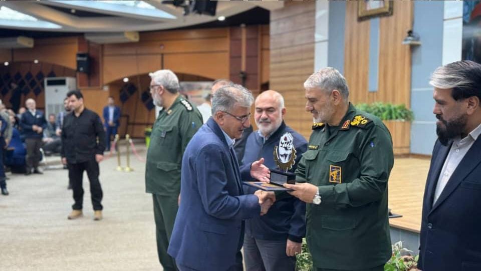 نشان عالی اقتصاد مقاومتی به پتروشیمی بوعلی سینا اعطا شد