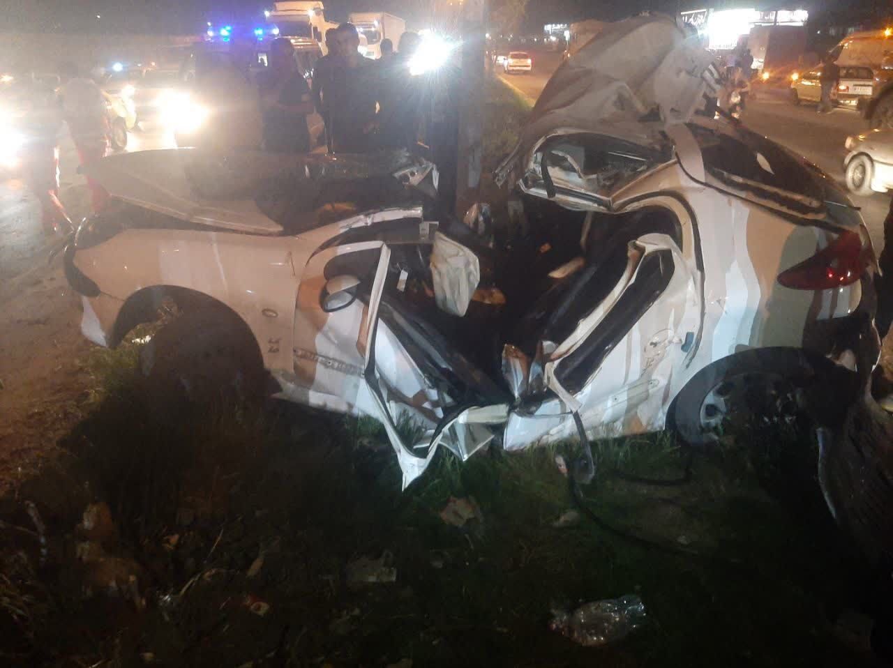 در حادثه برخورد خودرو با تیربرق ۲ نفر جان باختند