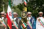 یگان‌های پیاده ارتش از مقابل جایگاه رژه رفتند