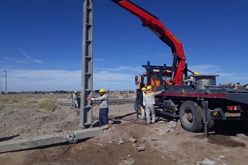 باد و باران شدید سبب تخریب ۱۸ تیر برق در راسک شد