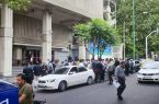 بخشی از نیروهای رسمی‌ نفت مقابل وزارتخانه تجمع کردند