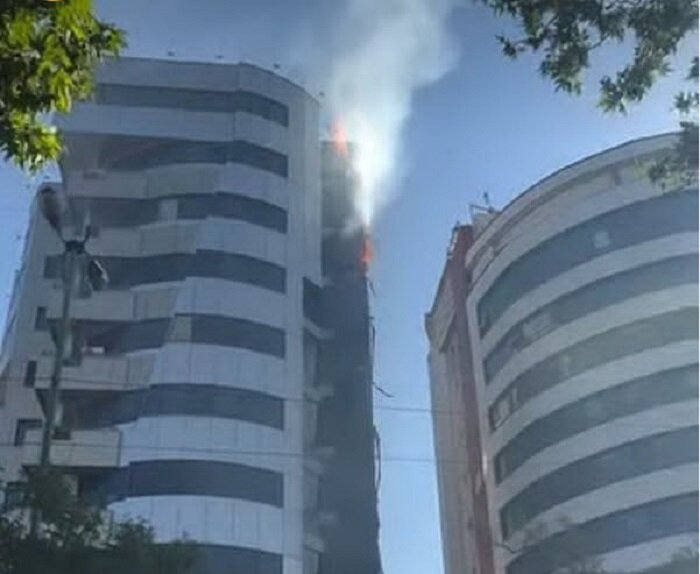 آتش سوزی برج زمرد تبریز مهار شد