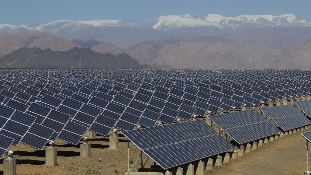 احداث ۱۲۰۰ مگاوات نیروگاه خورشیدی توسط بخش خصوصی کلید خورد