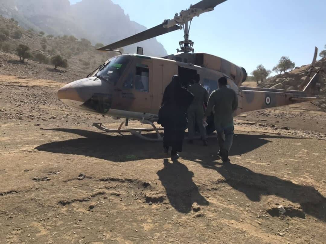 بالگرد هوانیروز ارتش برای مهار آتش‌سوزی «سیه‌چل» ایلام به کمک آمد