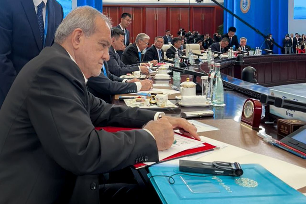 امضای اسناد اجلاس شانگهای از سوی سران کشورها