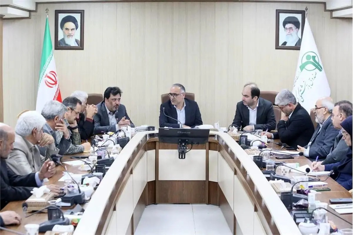 حل مشکلات مربوط به بیمه درمان و متناسبسازی حقوق بازنشستگان در دستور کار قرار دارد