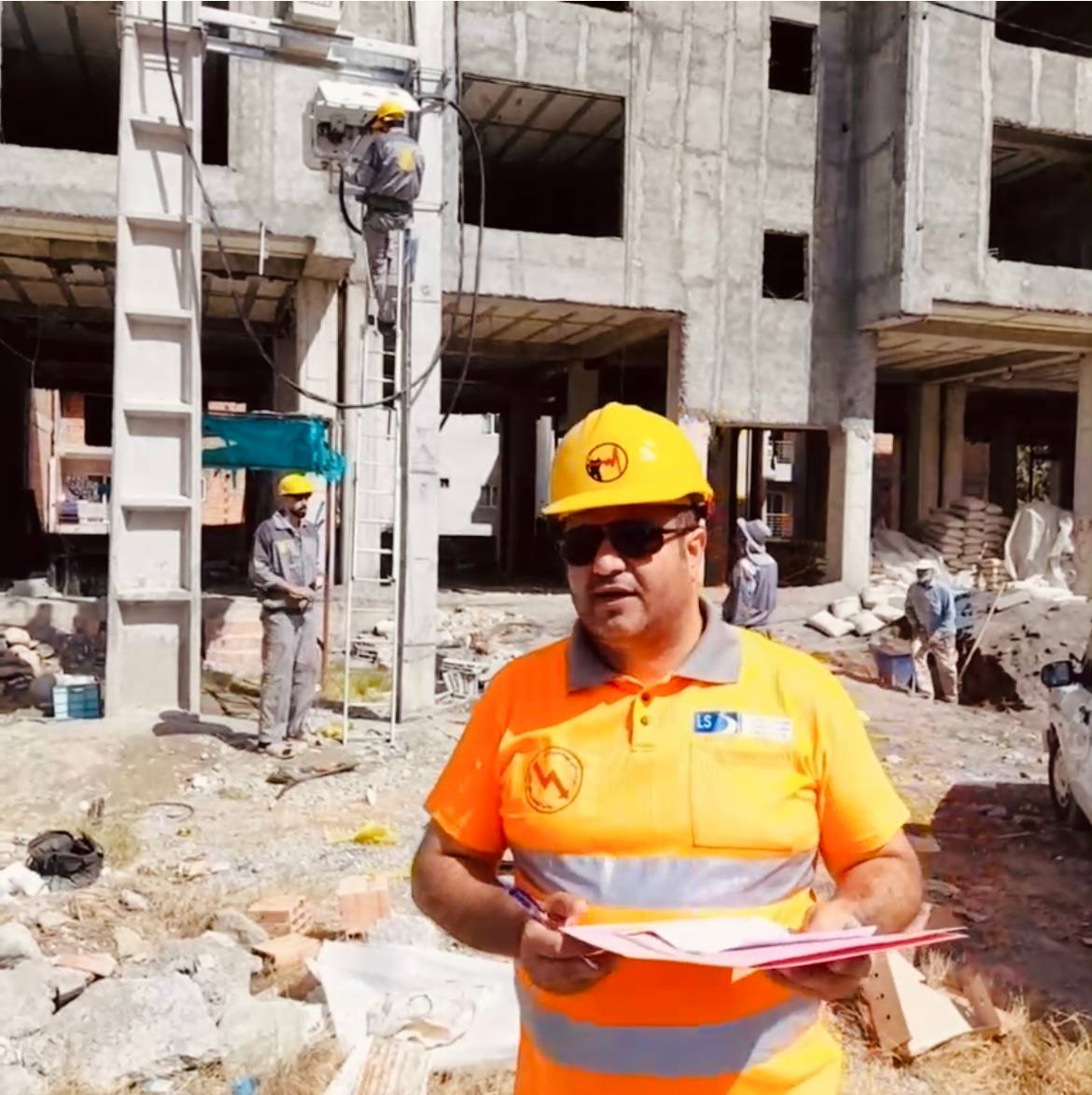 احداث شبکه توزیع برق واحدهای نهضت ملی مسکن در شهرستان کردکوی