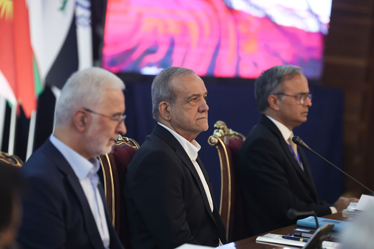 پزشکیان: منطقه اکو امروز بیش از هر زمان دیگری به زیربناهای مناسب نیاز دارد