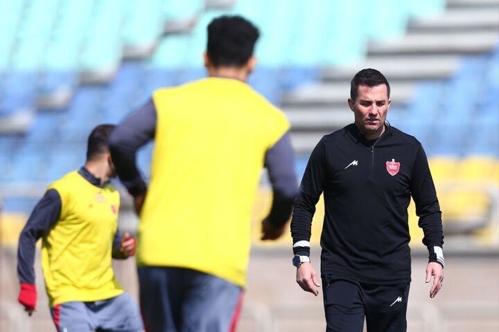 «اوسمار ویه‌را» سرمربی پرسپولیس شد