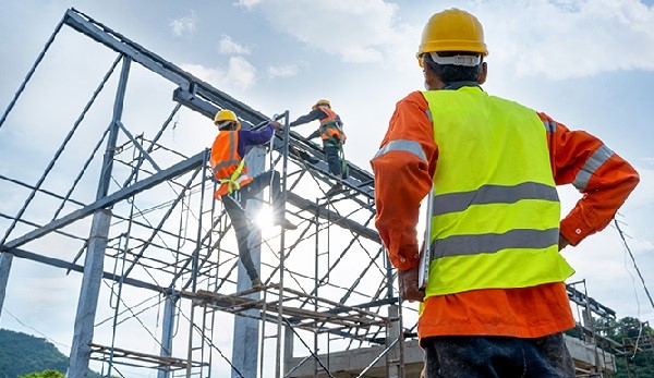 اوجانی: حفظ جان کارگران باید خط قرمز سیاستهای وزارت کار باشد