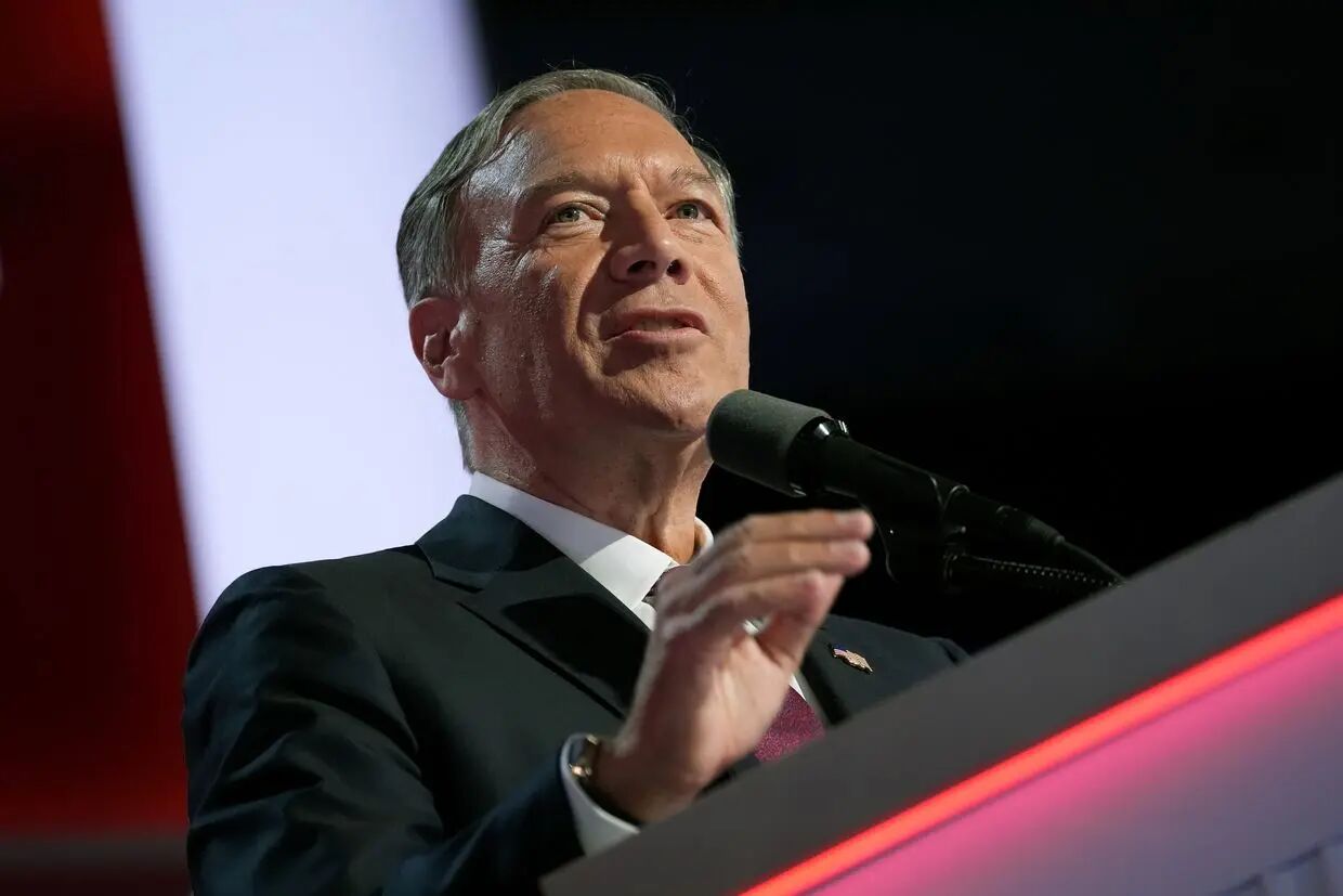 «پمپئو» مشاور جدید یک شرکت نظامی در اوکراین شد