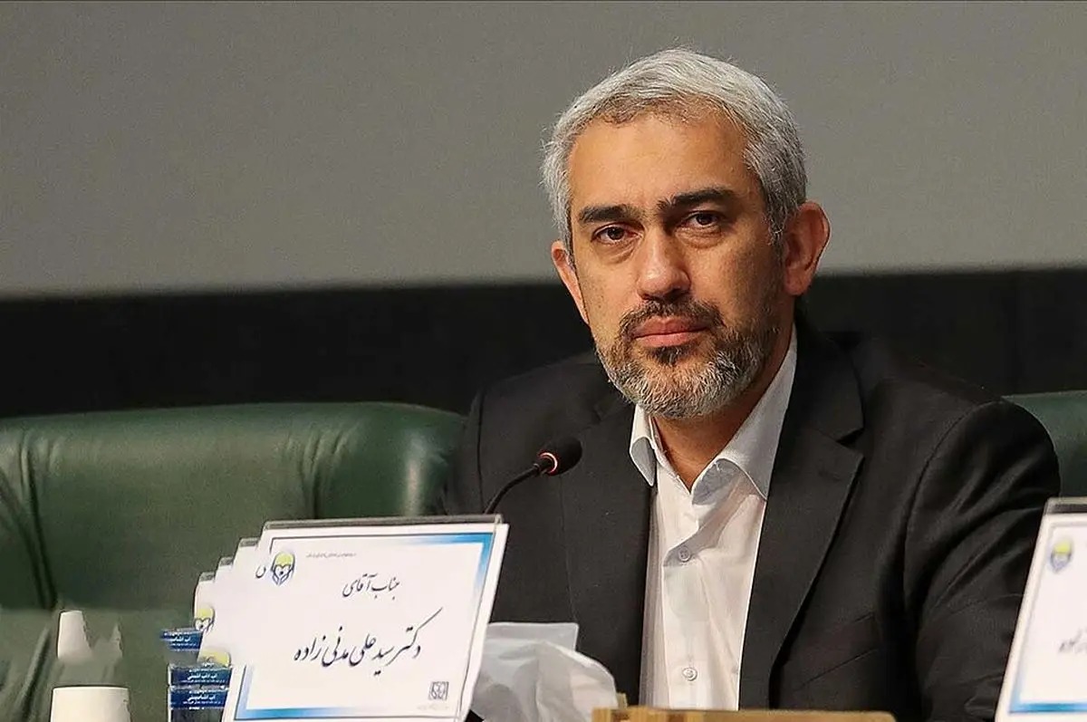 دولت در فضایی کار خود را آغاز کرد که با جنگ، ترور و ناامنی در منطقه همراه بود