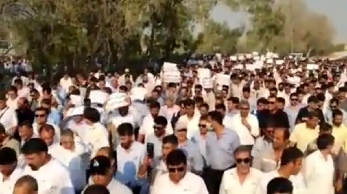 کارگران ارکان ثالث پارس جنوبی تجمع کردند