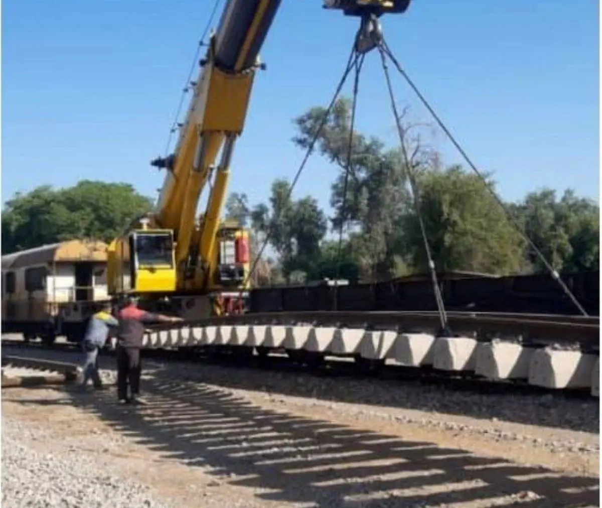کارگران ابنیه فنی راه آهن اسلامشهر: بابت حقوق مردادماه سال جاری از کارفرما طلبکاریم