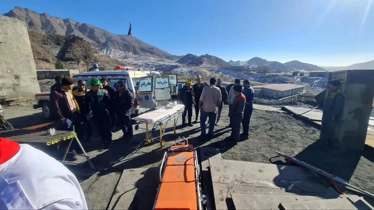 مصدومیت ۶ نفر در ریزش معدن بافق؛ ۲ نفر به مراکز درمانی منتقل شدهاند