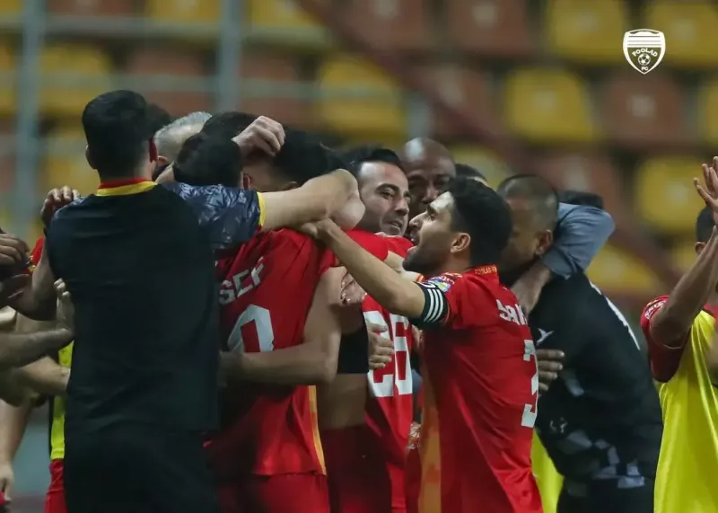 برد دراماتیک فولاد در شیراز؛ سه امتیاز با امضای محروقی در وقت‌های تلف‌شده