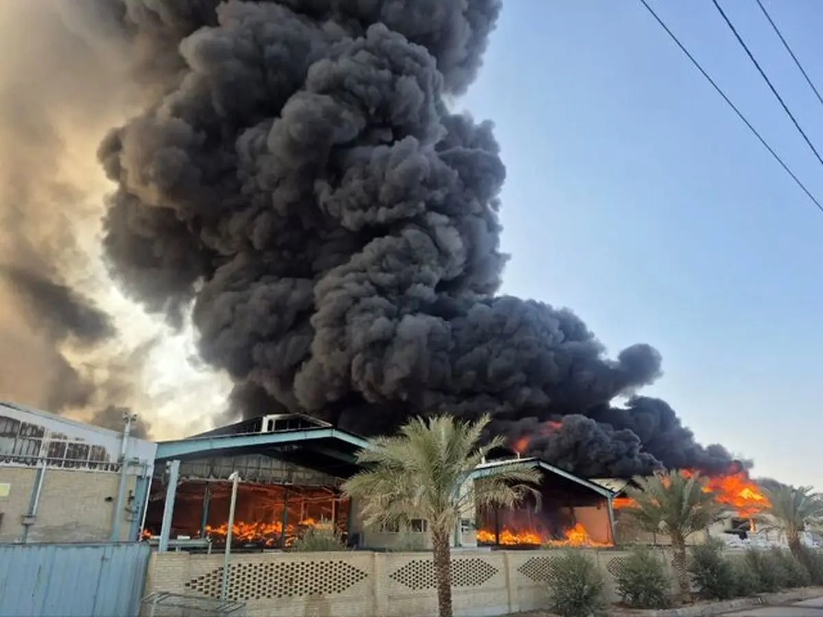 سه واحد تولیدی در شهرک صنعتی فولاد اشکذر دچار آتش سوزی شد