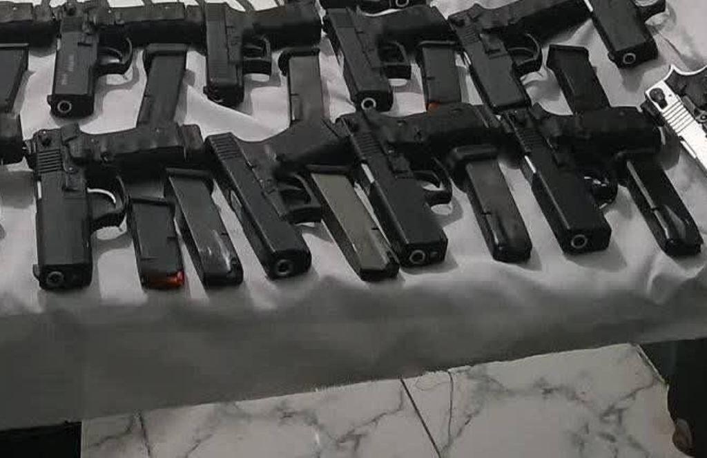 انهدام باند قاچاق سلاح و کشف ۲۷ قبضه سلاح جنگی در مرزهای سیستان و بلوچستان