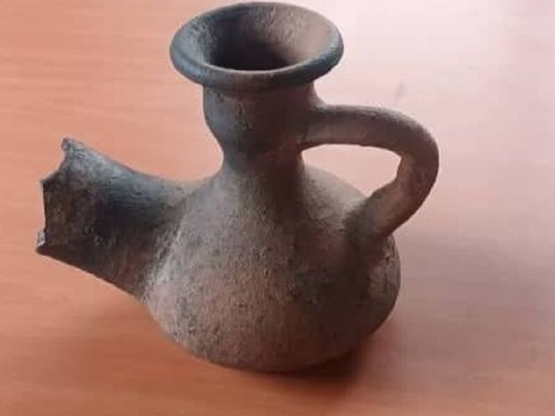 اشیای عتیقه سفالی در طارم کشف شد