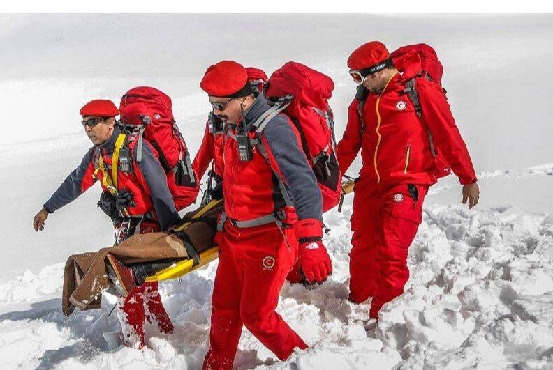 کشف پیکر سه کوهنورد مفقودشده در ارتفاعات الوند/ جست‌وجو ادامه دارد