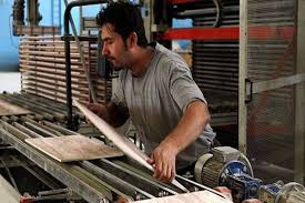 معطلی کارگران اخراجی «سامان کاشی» برای تسویه حساب ۱۰ ساله شد