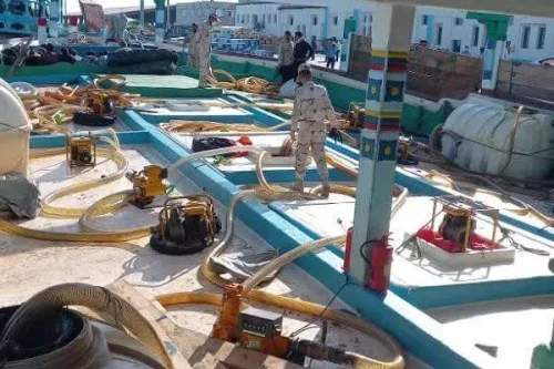 ضربه سنگین مرزبانی به شبکه قاچاق سوخت در آب‌های آبادان