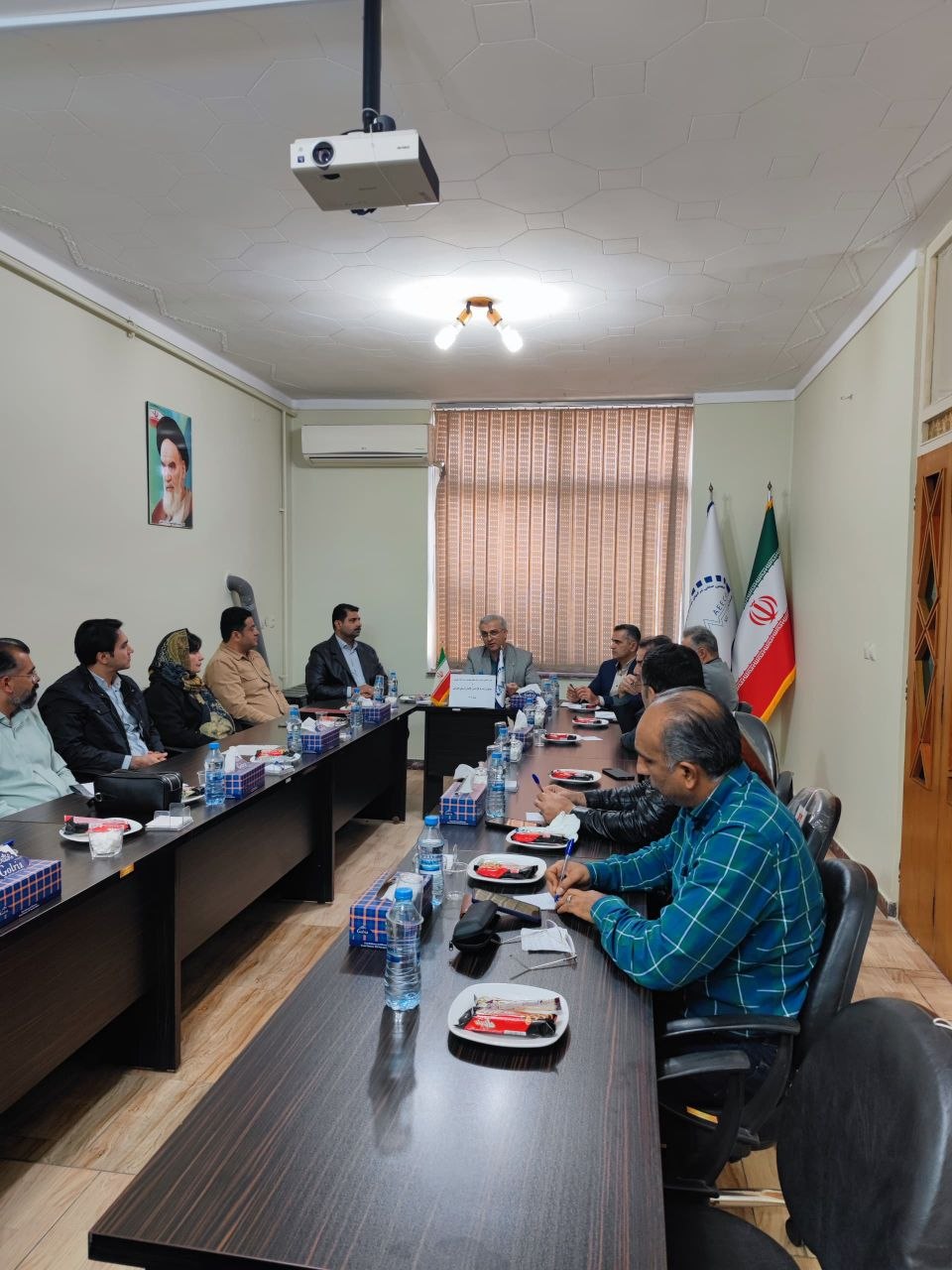 دیدار هیئت‌مدیره انجمن صنفی شرکت‌های مهندسی برق گلستان با مدیرکل امور مالیاتی استان