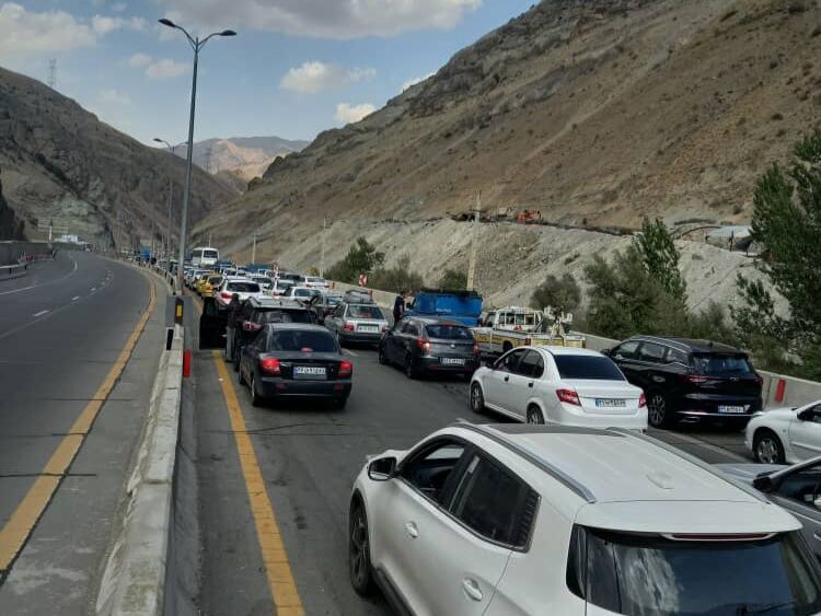 ترافیک خودرویی در هر ۲ مسیر کندوان سنگین است