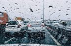 جاده چالوس-کرج ترافیک شد/ بارش برف در محورهای چالوس و هراز