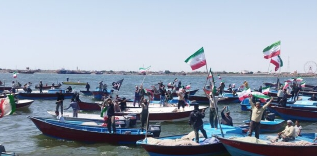 شناورهای صیادی پرچم ایران را در اروندکنار برافراشتند
