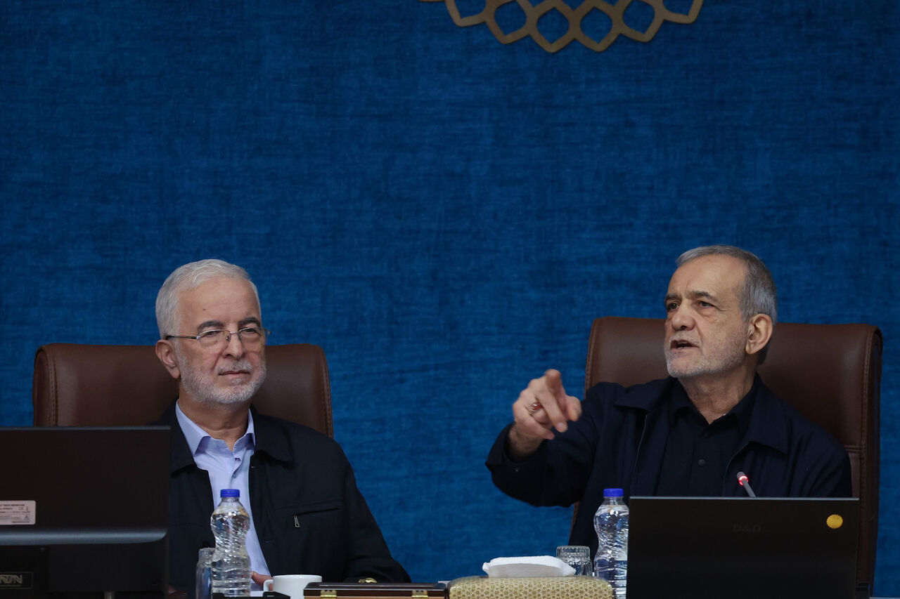 پزشکیان: مسائل امروز را نمی‌توان با روش‌های گذشته حل کرد؛ تغییر رویکردها و روش‌ها ضروری است