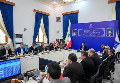 ستار هاشمی: مدل کسب‌وکار شرکت مخابرات تغییر کند